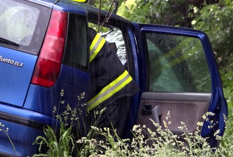 Nehoda auta s autobusom16953