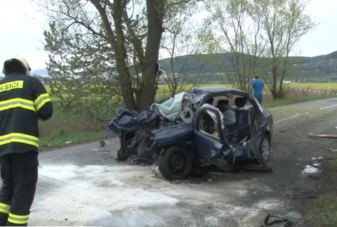 Smrteľný náraz do stromu