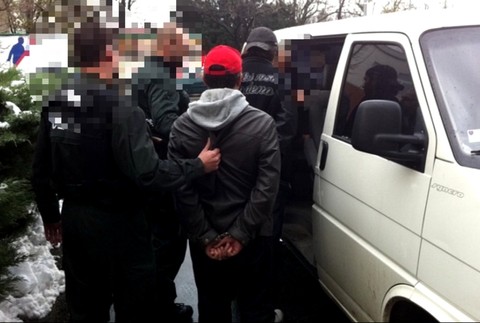 Brutálny útok na domovníčku Policajti prevoz