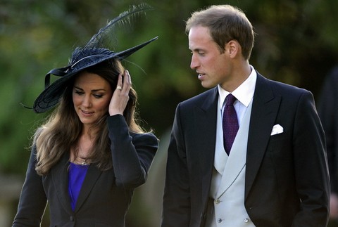 Princ William a Kate Middleton na prechádzke