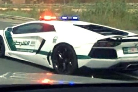Lamborghini auto luxusné Dubajská polícia policajné auto