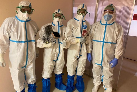 Štáb TV JOJ v červenej zóne