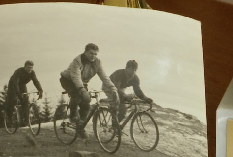 Výnimočný dôchodca z Komárna. Má 82 rokov a na bicykli vyhráva jedny preteky za druhými