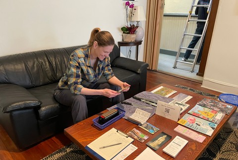 Nové fotografie pilotky z Epsteinovho okruhu