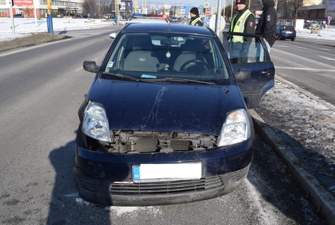Havarovali a tvrdia: Obaja sme mali zelenú. Polícia teraz hľadá svedkov nehody