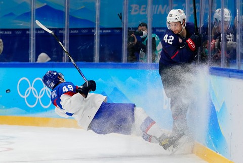 Beijing_Olympics_Ice_Hockey_93807-151b2339f5b44da78d7f2a8516bed107