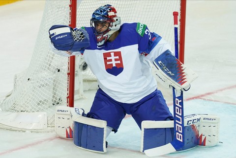 Naši hokejisti sú už na Slovensku.