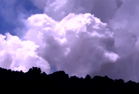 Sopka Kilauea je nevyspytateľná. Šíria sa z nej jedovaté plyny a popol1171