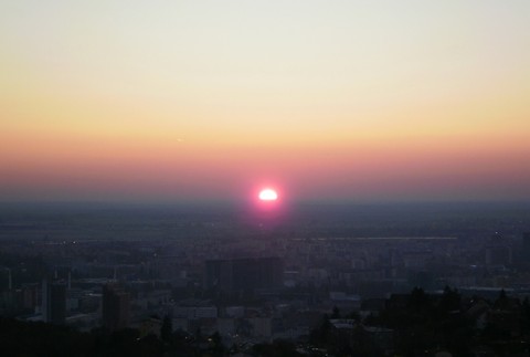 vychádzajúce Slnko nad Bratislavou 2