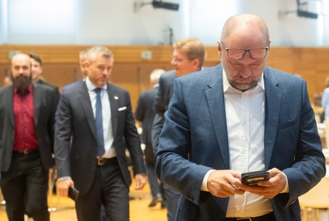 mimoriadna schôdza NRSR (2)