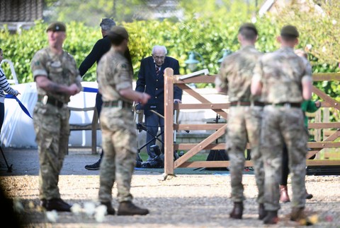 Tom Moore - britský veterán