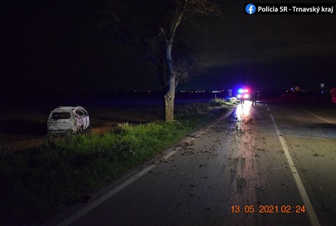 Nehoda náraz horiace auto 