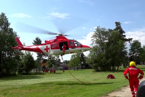 VIDEO: Veľké letecké cvičenie v Tatrách. Nechýbal ani vrtuľník Black Hawk