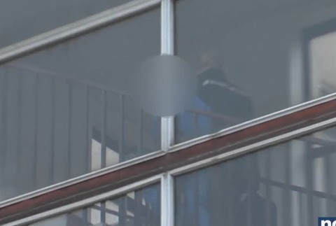 Muž (71) sa manželke aj synovi dlhé roky vyhrážal smrťou. 