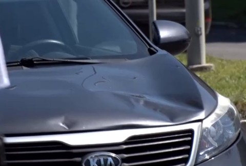 Školáka zrazilo auto na priechode.