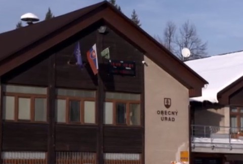 Na Orave pučia stromy