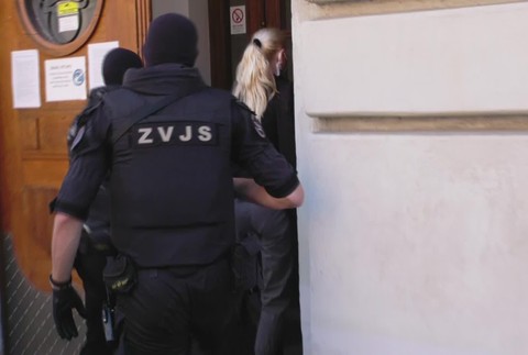 [multi] Jankovská a Cviková väzba 16123