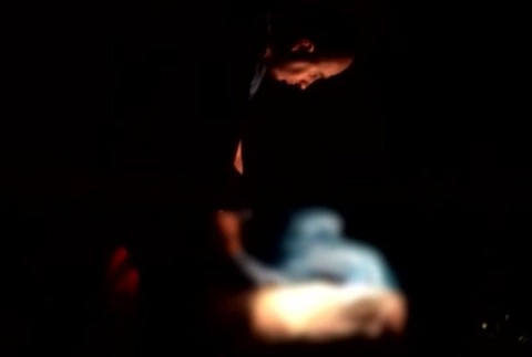 Tragický pád z okna