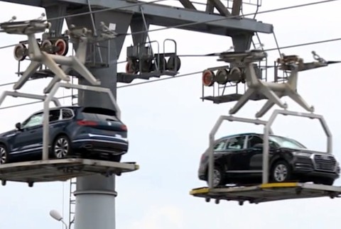 Automobilky čaká veľké rozhodnutie. Hovorí sa aj o prepúšťaní