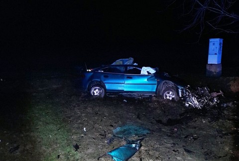 Mladík vypadol z auta, bol na mieste mŕtvy.