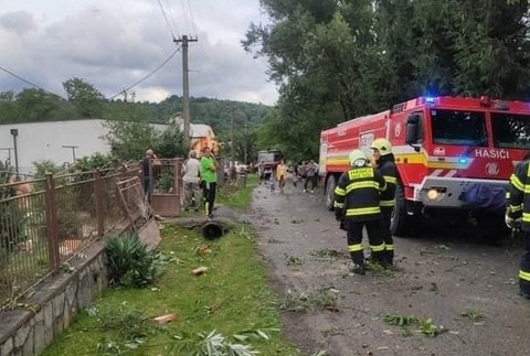Tornádo na východe Slovenska v obci Petkovce