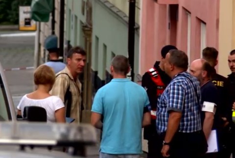 Obrovská tragédia v Prahe. Matka bodla do hrude 9-ročného syna