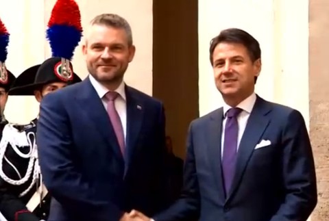 Pellegrini navštívil Taliansko. To sa zmieta vo veľkých ekonomických problémoch
