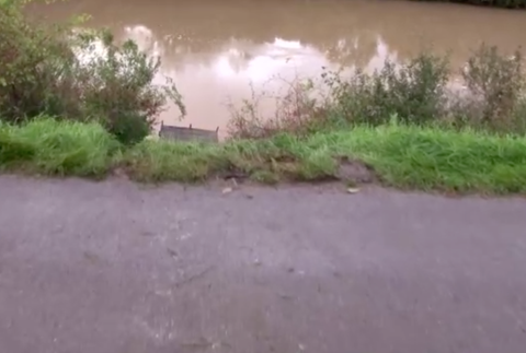 Auto po bujarej párty skončilo v rieke