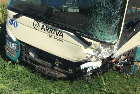 Nehoda autobusu a auta pri Trnave