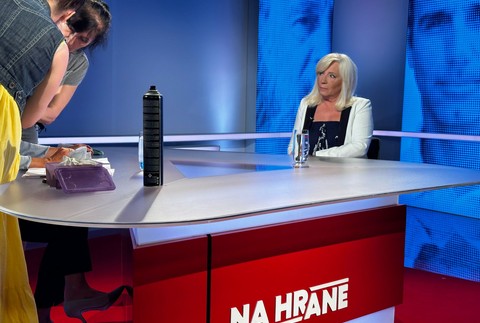 9b117fd1-ec3c-4bd7-b0b9-e05926a8bea9