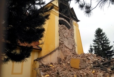 Láb - spadnutá veža 3