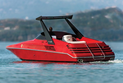 Riva Ferrari 32