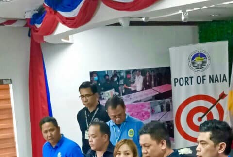 Polícia na letisku zadržala batožinu. Bolo v nich viac ako 1500 korytnačiek