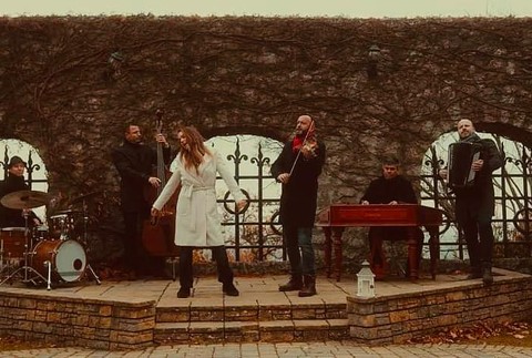 Lucie Vondráčková a Kandráčovci