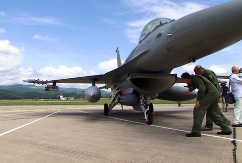 [multi] Stíhačky ako ďalej 868