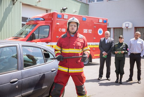 Ako zachrániť dieťa z rozpáleného auta 