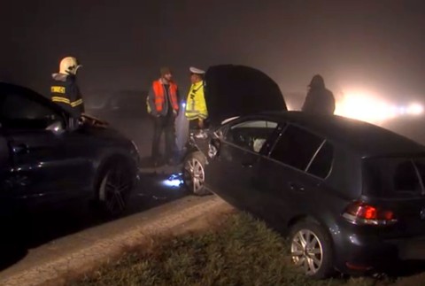 Tri havarované autá a škoda za 10-tisíc eur. Žena sa ospravedlnila a z miesta nehody odišla