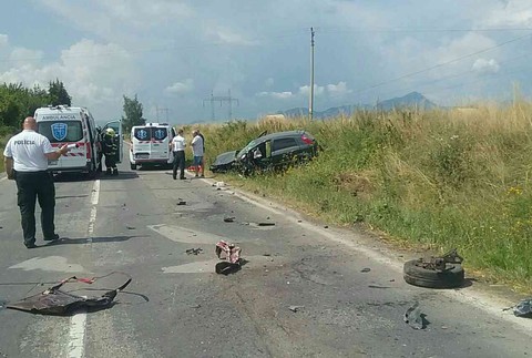 Vážna nehoda pri Liptovskej Mare. Cestu uzavreli v oboch smeroch 