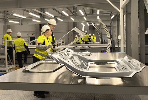 Závod Volvo pri Košiciach prijal 1000 zamestnancov a spustil prvú pracovnú zmenu