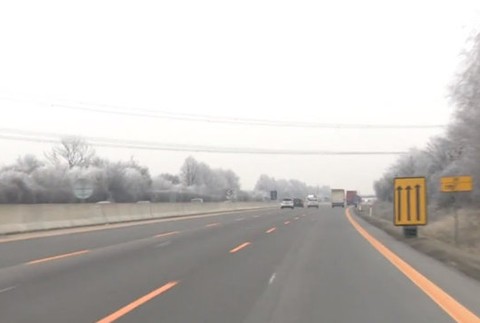 Vodiči sa sťažujú na diaľničný úsek pri Triblavine. Dopravnými obmedzeniami sa riadia zbytočne