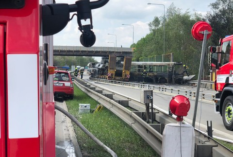 Praha, hasiči, väzenský autobus