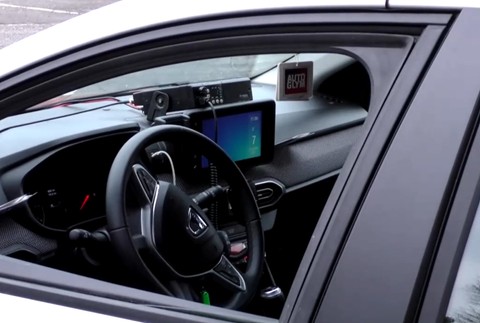 Taxík - palubová doska