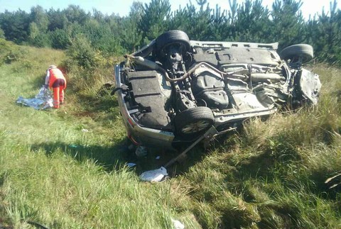 Tragická nehoda na Záhorí. Po zrážke auta s kamiónom cestu uzavreli