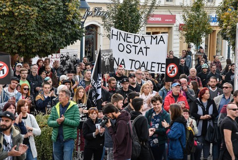 Dve zhromaždenia v jednom meste. Na stretnutie ĽSNS zareagovali Pochodom proti fašizmu