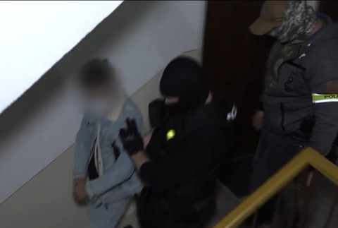 Ondreja stíhajú na slobode.