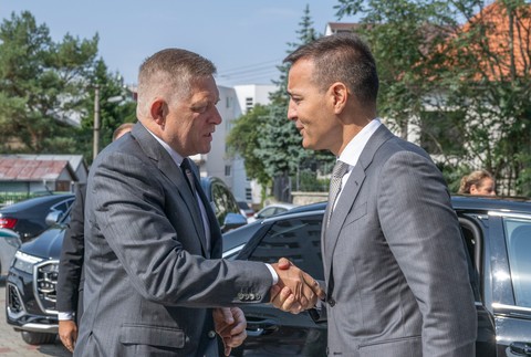 Robert Fico navštívil Ministerstvo školstva