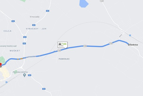 Obec Šenkvice smerom na Pezinok 