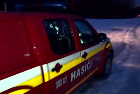 Mrazy si vyžiadali prvú obeť.  Policajti našli mŕtveho muža v provizórnej chatke