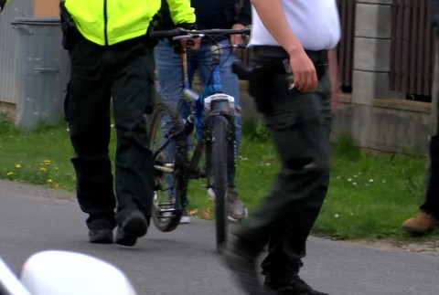 [multi] zrazeny chlapec 7809