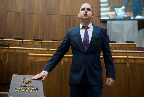 poslanec Adam Lučanský náhradník SNS